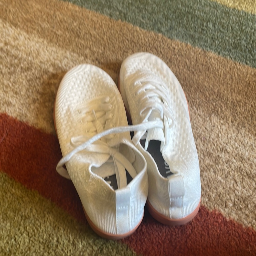 Suavs sneaker